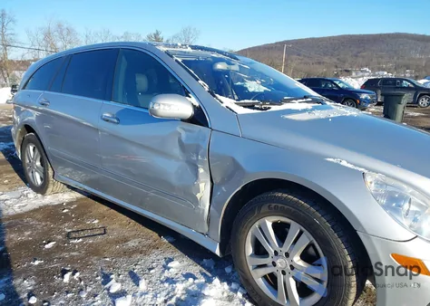 2009 Mercedes-Benz R 350 4Matic z USA, uszkodzony, nr VIN 4JGCB65E09A092180